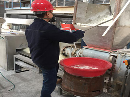 岳阳凯达科技开发有限责任公司,油加氢催化剂载体销售,干胶粉生产,吸附剂销售